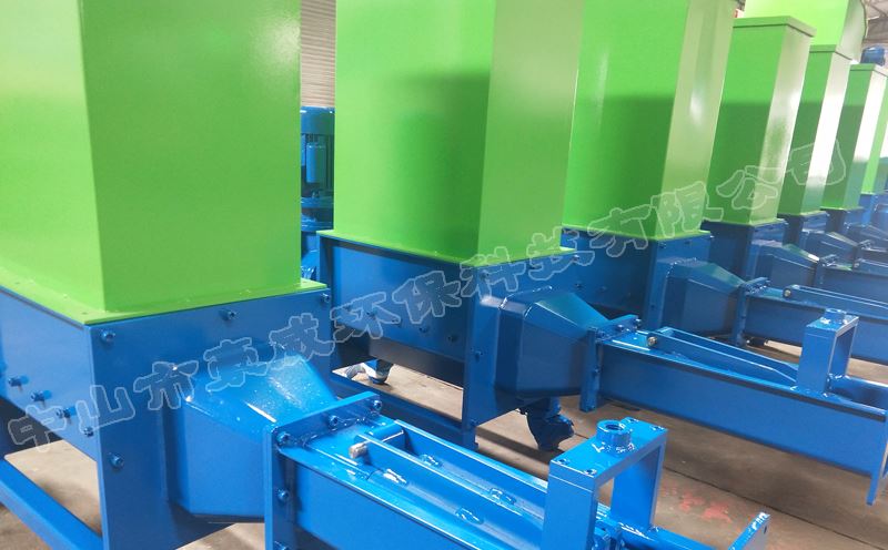 5月初廣州客戶訂購泡沫冷壓機生產情況 5月初廣州客戶訂購泡沫冷壓機生產情況